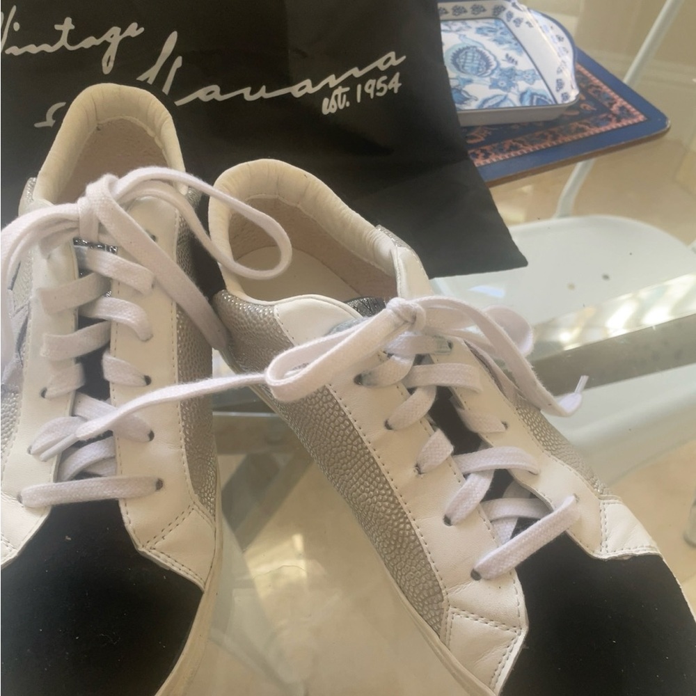 Beautiful size 9.5, Vintage Havana sneakers, worn one time,extra unused laces.